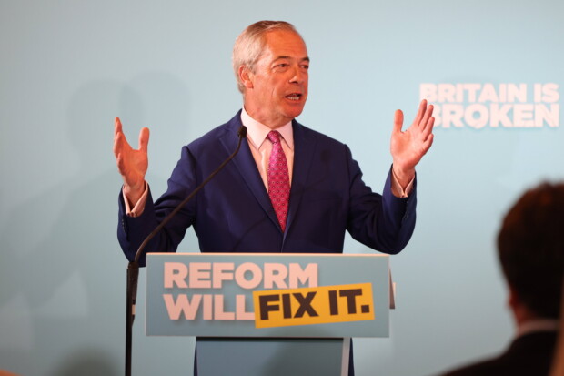 Nigel Farage: Wir werden 1,2 Millionen Illegale abschieben