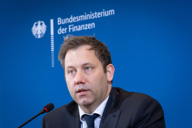 Lars Klingbeil: Alle Ministerien müssen sparen