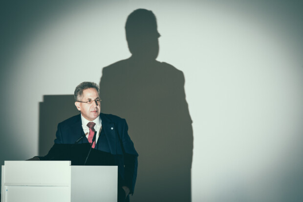 Maaßen: Dass „Alles für Deutschland“ strafbar ist, wusste vor Fall Höcke niemand