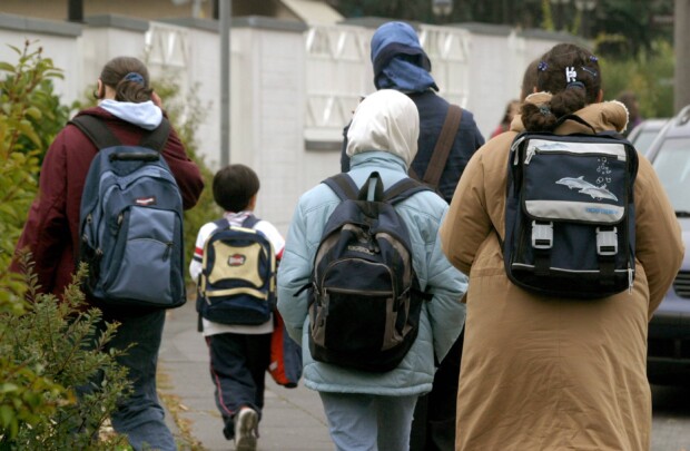 Viertel nach Zwölf an Schulen: Wenn aus Toleranz vor dem Islam Kapitulation wird