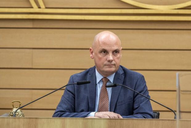 Hakenkreuz malen, Rücktritt: Wenn der antifaschistische Eifer aus dem Ruder läuft