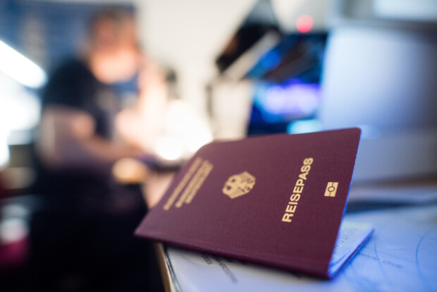 Cottbus: Palästinensische Rentner in Grundsicherung klagen auf deutschen Pass